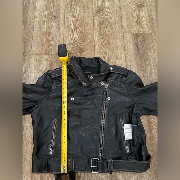 Lucky Cropped Distressed Leather Moto Jacket (authentic leather)
Style # 7W31446 - Picture 4 of 5